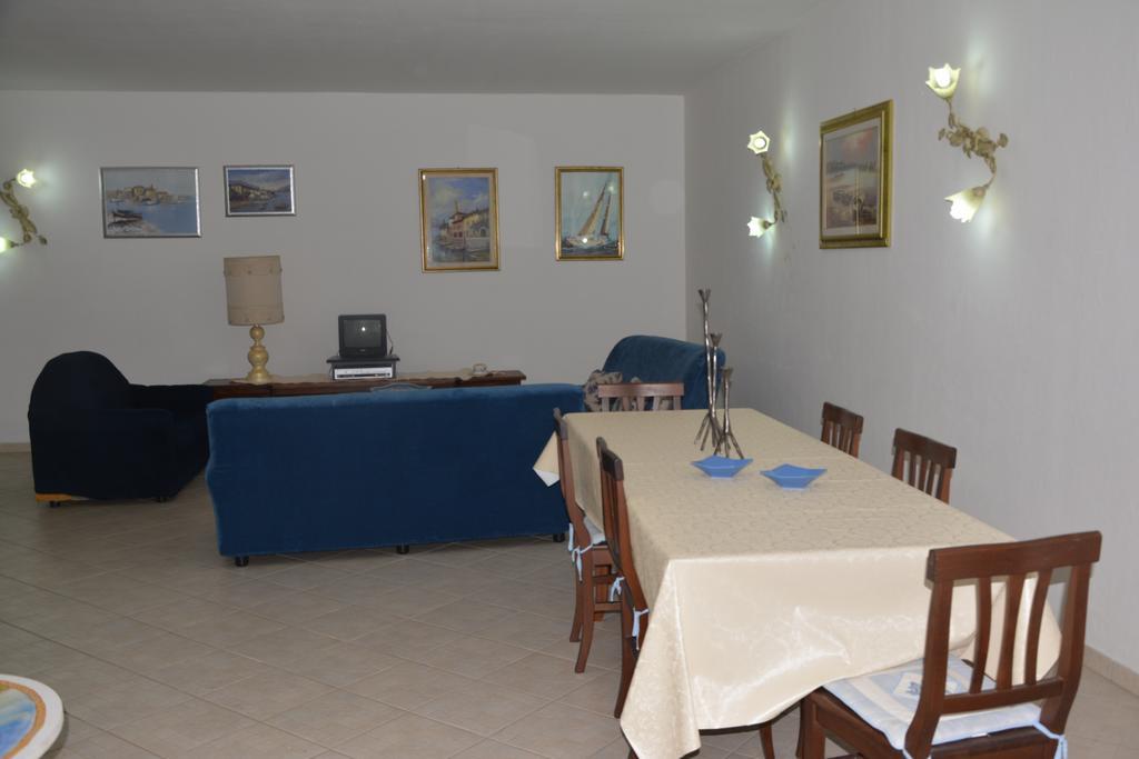 Apartamento Giardini Di Fraicu Arzachena Habitación foto